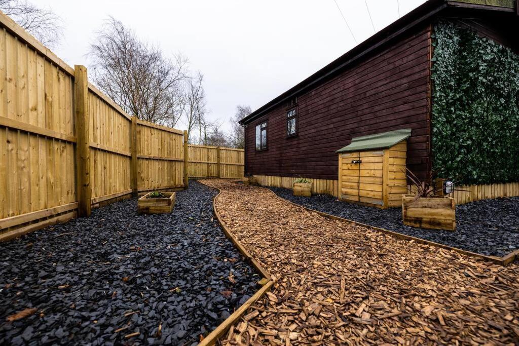 The Woodland Lodge - Wood Fired Hot Tub And Firepit Hambleton Exterior foto