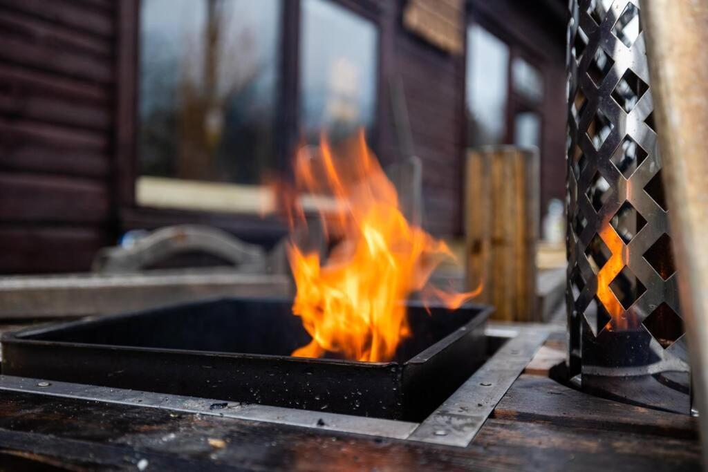 The Woodland Lodge - Wood Fired Hot Tub And Firepit Hambleton Exterior foto